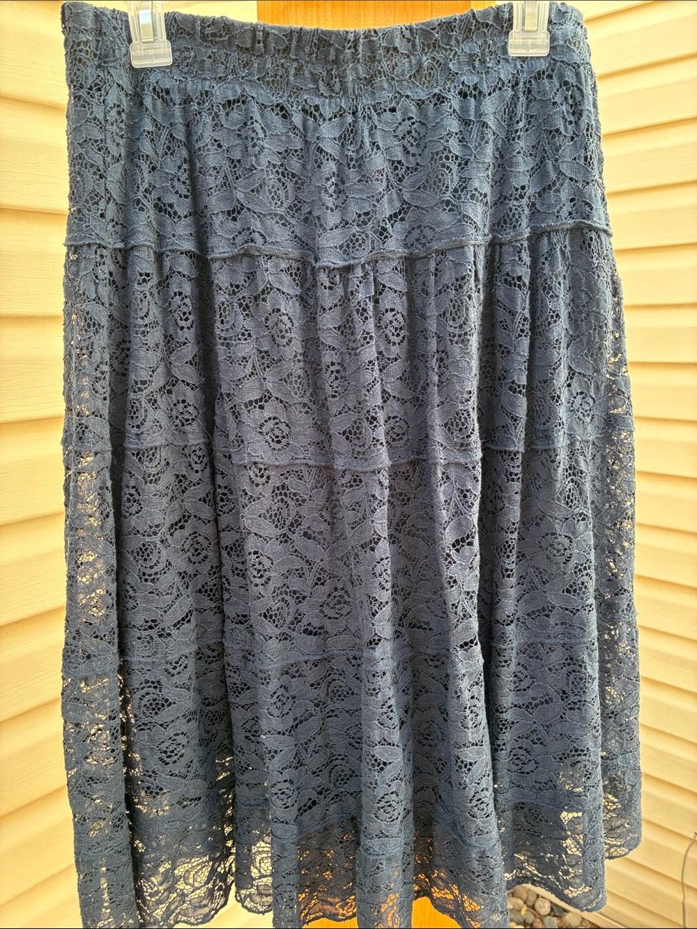 Roz & Ali Navy Lace Tiered Midi Skirt size M
